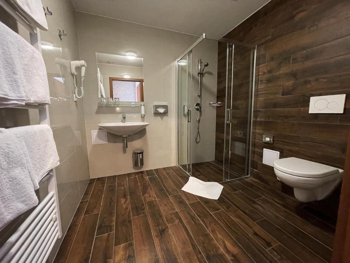 Hotel U Kvapilu Mnichovo Hradiště エクステリア 写真