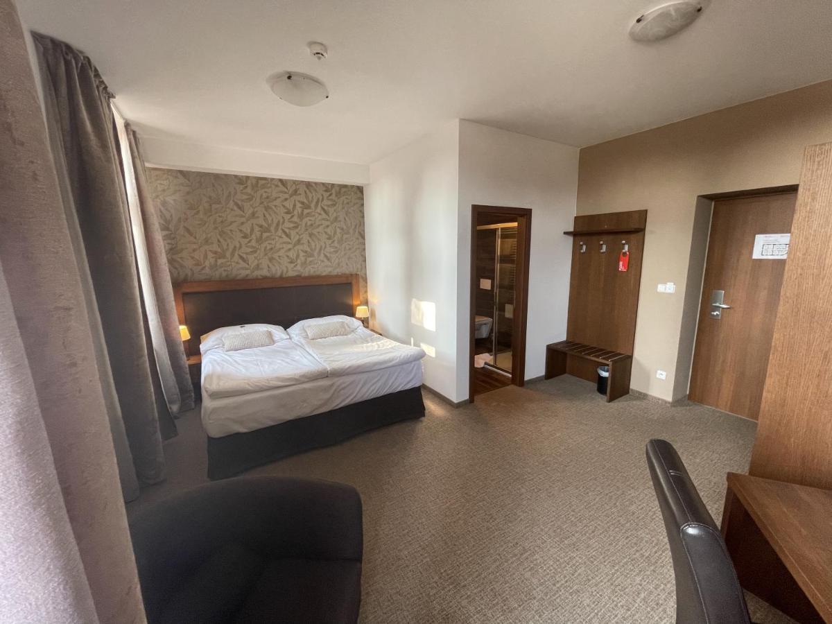 Hotel U Kvapilu Mnichovo Hradiště エクステリア 写真