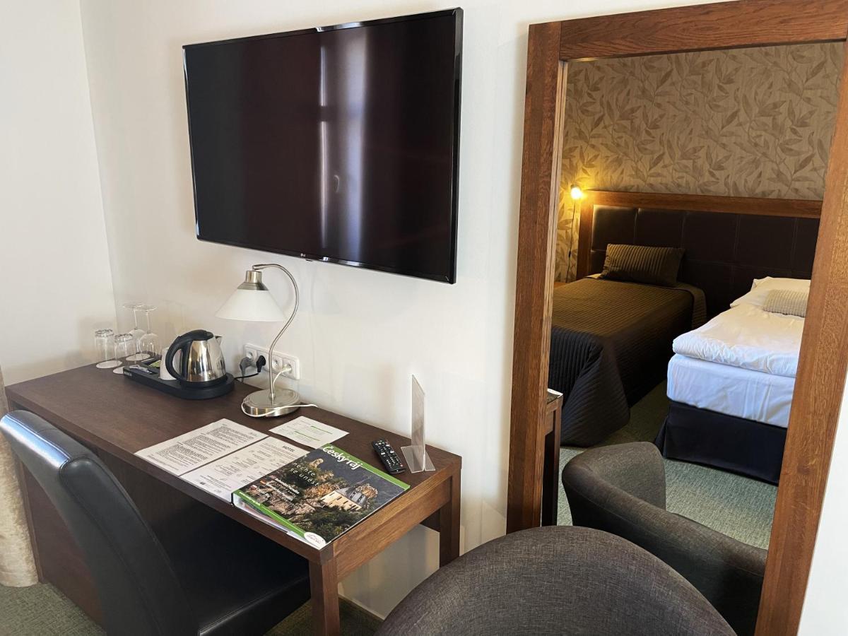 Hotel U Kvapilu Mnichovo Hradiště エクステリア 写真