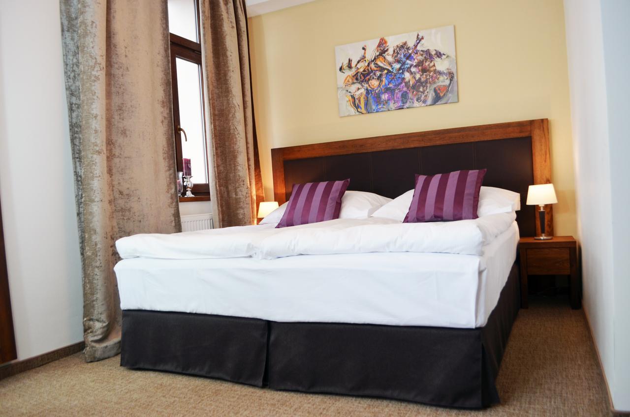 Hotel U Kvapilu Mnichovo Hradiště エクステリア 写真