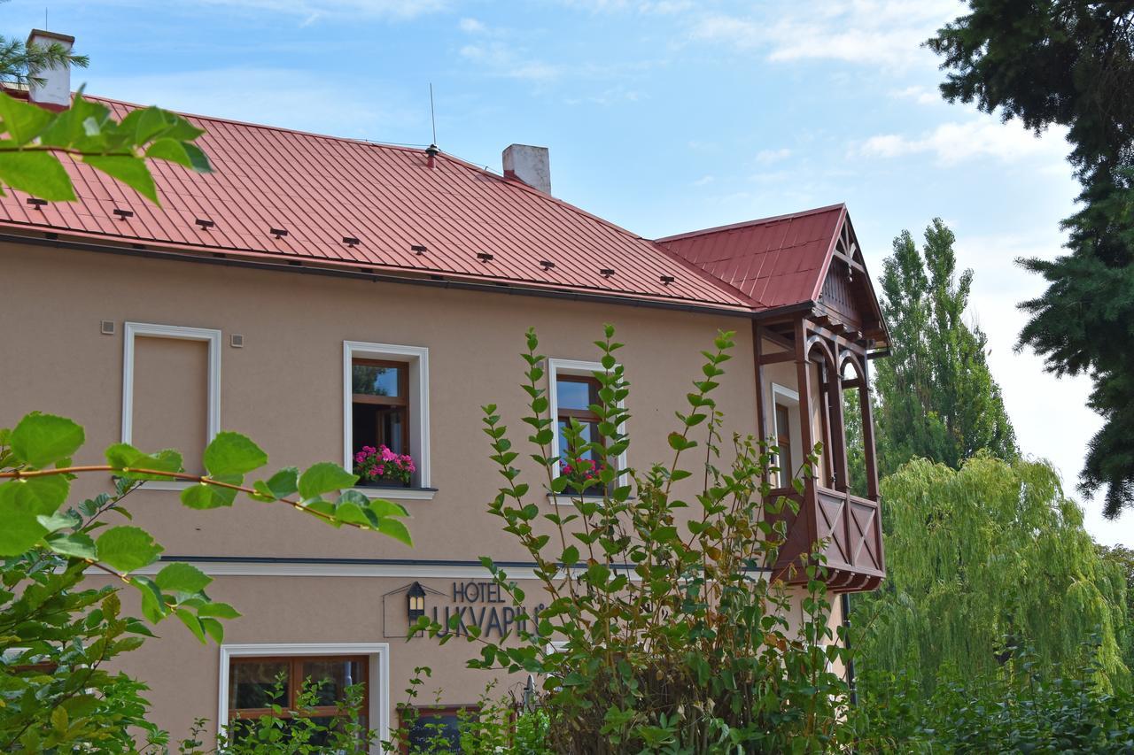 Hotel U Kvapilu Mnichovo Hradiště エクステリア 写真